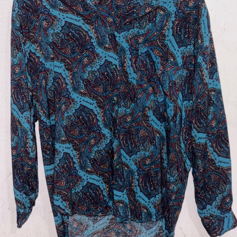 Y2K Vintage blue Paisley button down women’s top #80s#90s#bold#artsy#westerngirl